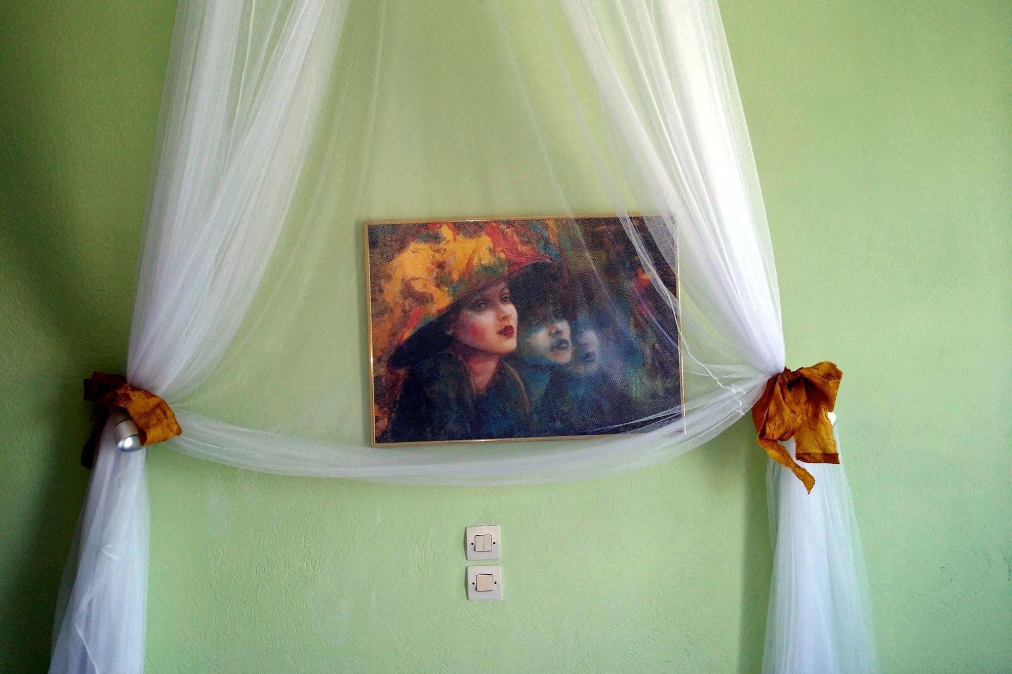 Romanza Cherronisos  Luaran gambar